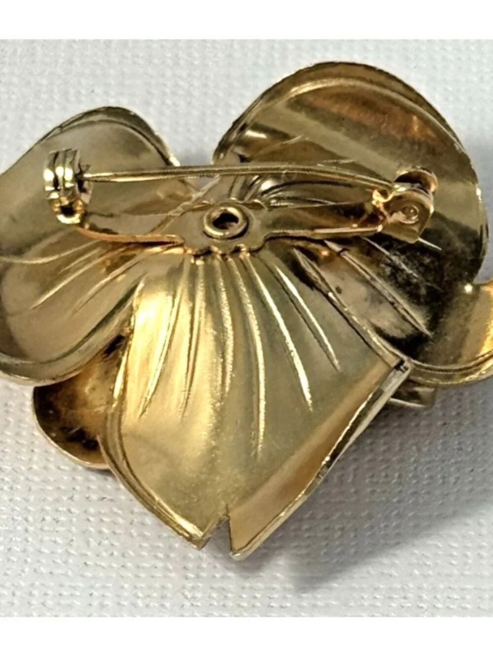 Gold Tone Flower Brooch Pin With Faux Pearl Center